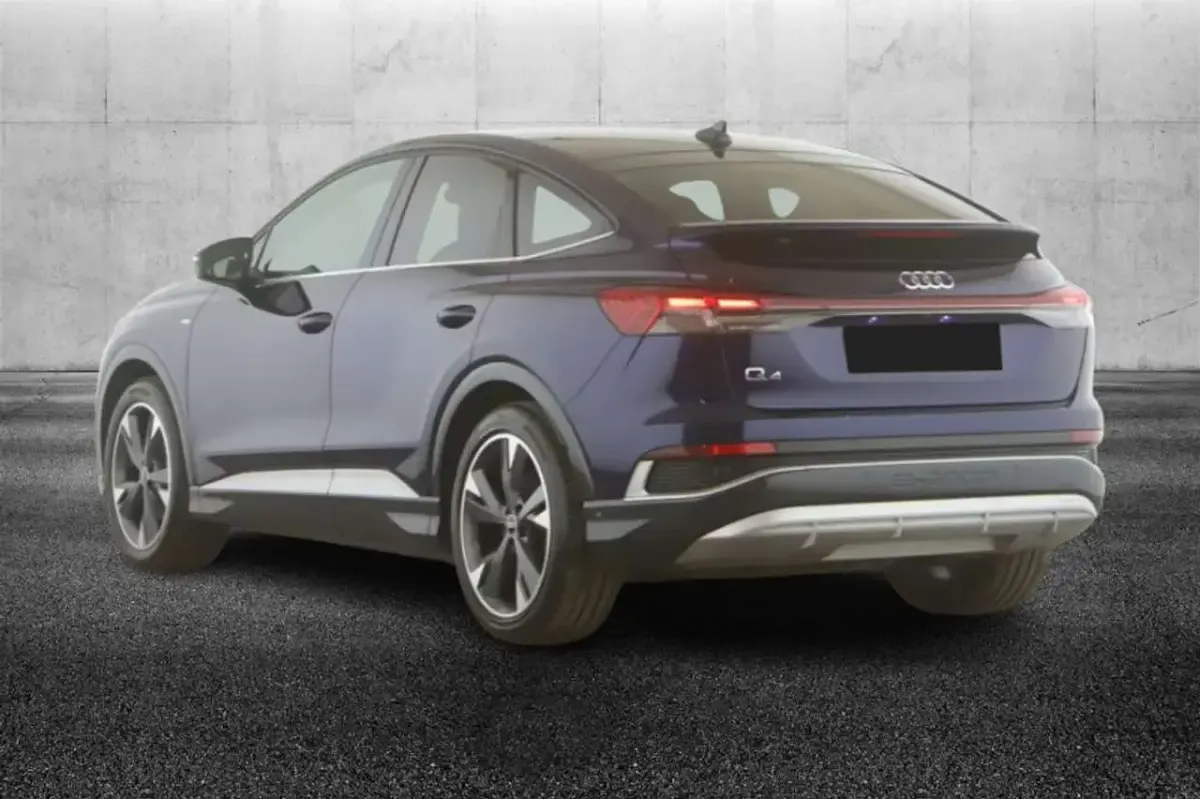 Usata Audi Q4 e-tron 69 kW (95 CV) 2023 Blu/azzurro SUV