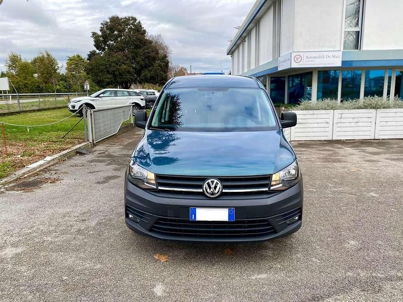 Usata VW Caddy Maxi 102 CV (75 kW) 2018 Blu Monovolume