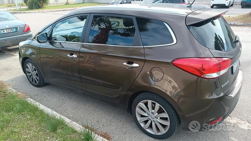 Usata Kia Carens 136 CV (100 kW) 2015 Marrone Monovolume