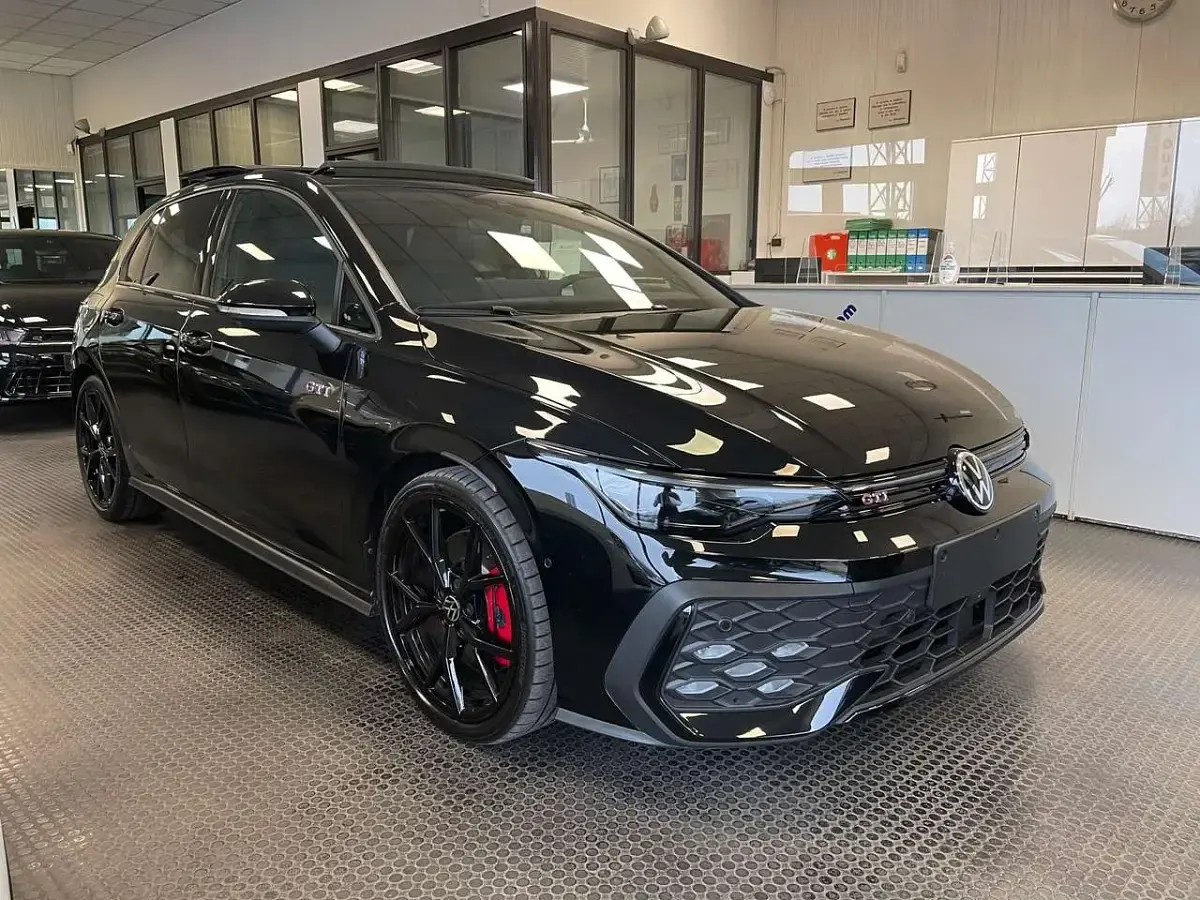 Usata VW Golf VIII GTI 265 CV (194 kW) 2025 Nero Berlina