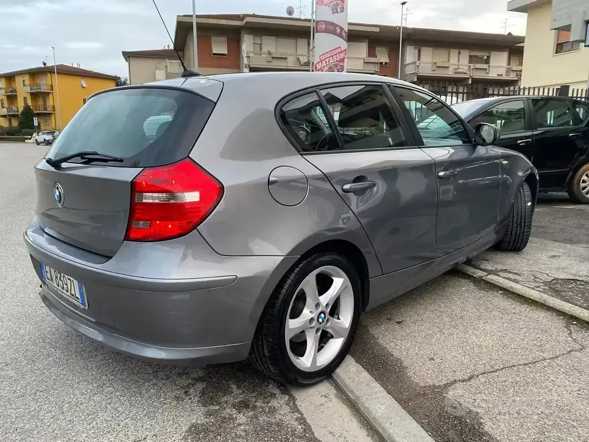 Usata BMW 120 177 CV (130 kW) 2010 Grigio Utilitaria