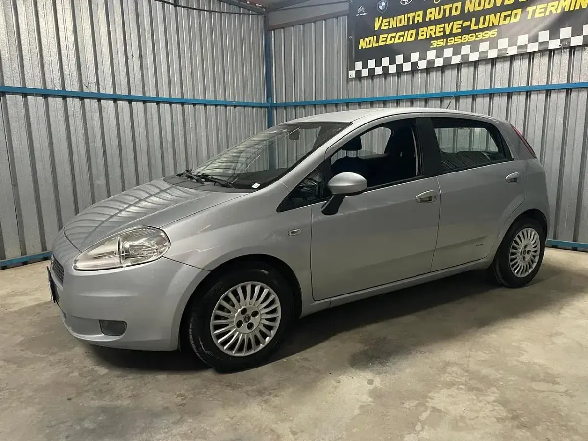 Usata Fiat Grande Punto 65 CV (47 kW) 2007 Argento Utilitaria