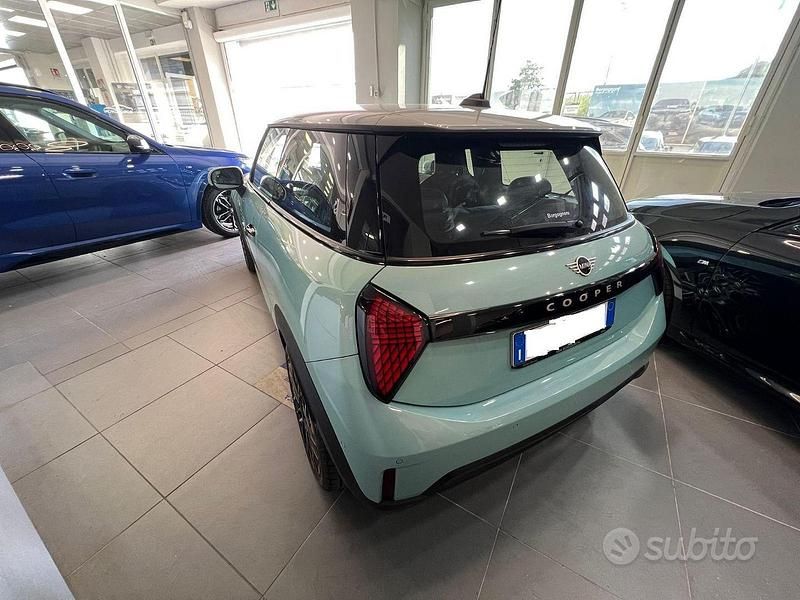 Usata Mini Cooper Favoured 156 CV (114 kW) 2024 Utilitaria