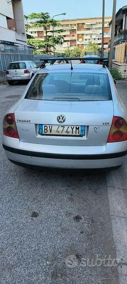 Usata VW Passat 130 CV (95 kW) 2001 Grigio Berlina