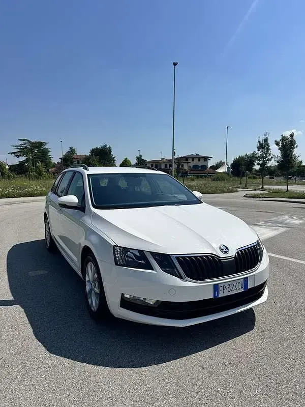 Usata Skoda Octavia 150 CV (110 kW) 2018 Bianco Station wagon