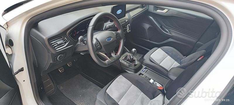 Usata Ford Focus ST-Line 120 CV (88 kW) 2021 Bianco Berlina