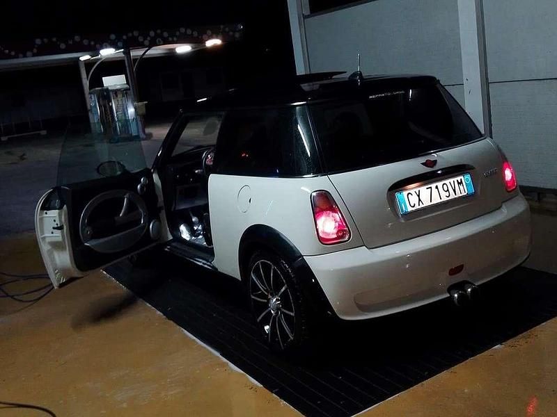 Usata Mini Cooper 116 CV (85 kW) 2005 Bianco Utilitaria