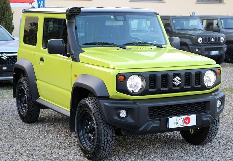 Usata Suzuki Jimny 102 CV (75 kW) 2022 Giallo kinetic / tetto nero SUV