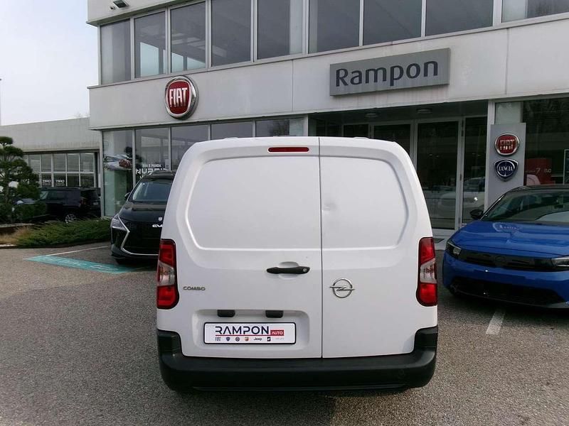 Gebraucht Opel Combo Edition 131 PS (96 kW) 2023 Weiß Van / Kleinbus