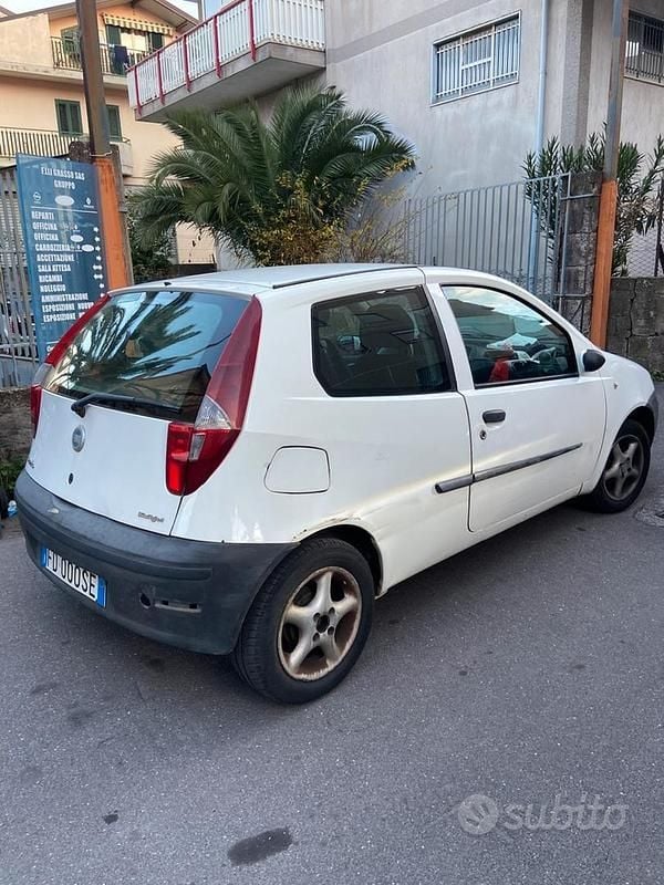 Usata Fiat Punto 2003 Utilitaria