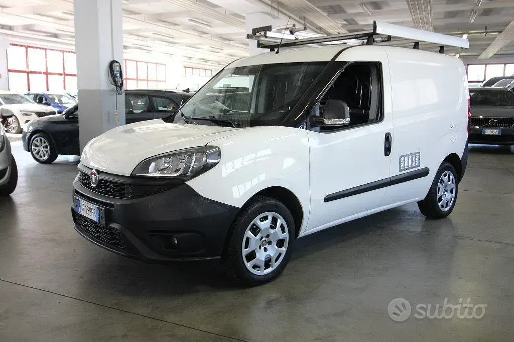 Usata Fiat Doblò Business 120 CV (88 kW) 2021 Bianco Monovolume