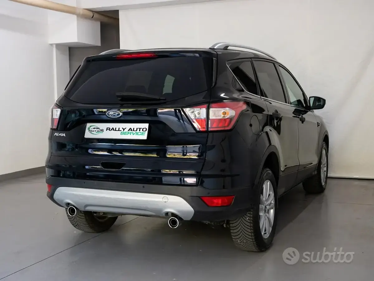 Usata Ford Kuga 120 CV (88 kW) 2019 Bluazzurro SUV