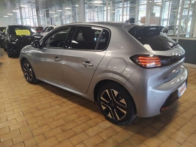 Usata Peugeot 208 Allure 101 CV (74 kW) 2025 Grigio artense / metallizzato Utilitaria