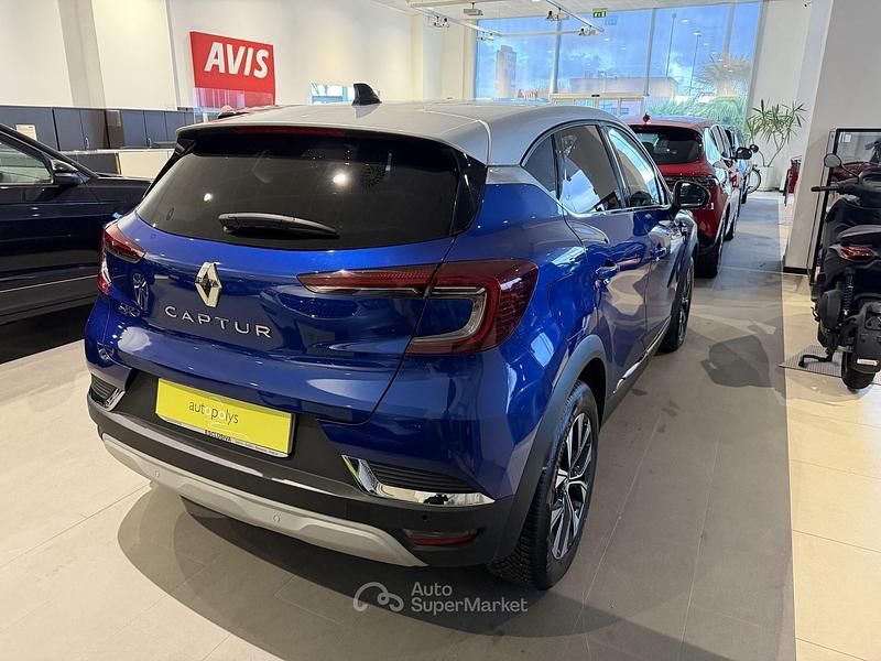 Usata Renault Captur Techno 91 CV (66 kW) 2024 Blu/azzurro SUV
