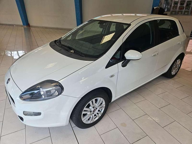 Usata Fiat Punto Lounge 75 CV (55 kW) 2013 Bianco Utilitaria