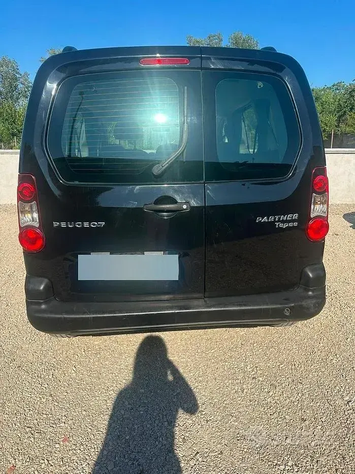 Usata Peugeot Partner 92 CV (67 kW) 2012 Nero Monovolume