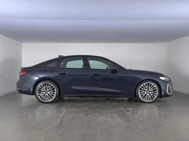 Usata Audi A5 S-Line 204 CV (150 kW) 2025 Blu firmamento metallizzato Berlina