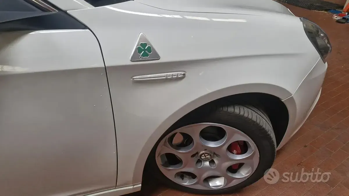 Usata Alfa Romeo Giulietta Quadrifoglio Verde 235 CV (172 kW) 2013 Bianco Utilitaria