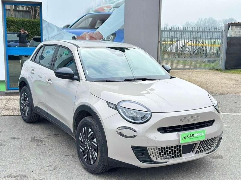 Nuova Fiat 600 Icon 110 CV (80 kW) 2026 Beige SUV