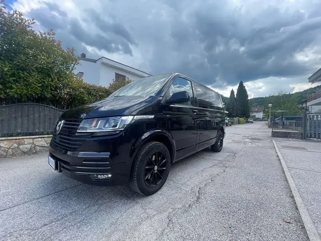 Usata VW Caravelle 150 CV (110 kW) 2020 Nero Furgone