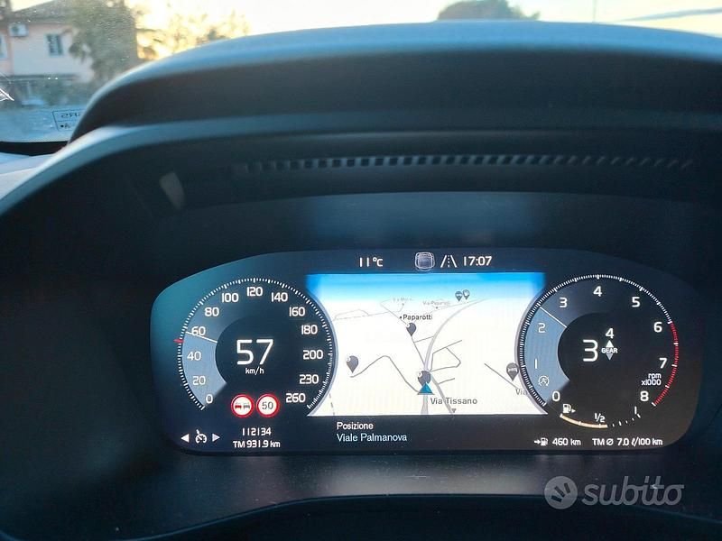 Usata Volvo XC40 Momentum 156 CV (114 kW) 2018 Bianco SUV