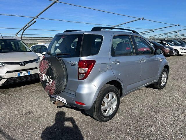 Usata Daihatsu Terios 86 CV (63 kW) 2006 Argento SUV