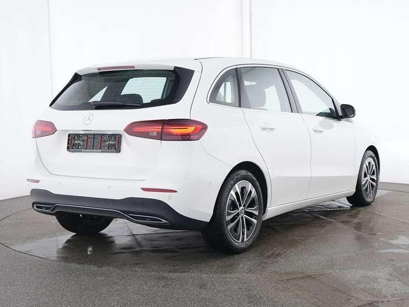 Usata Mercedes B180 Advanced 136 CV (100 kW) 2024 Bianco Monovolume