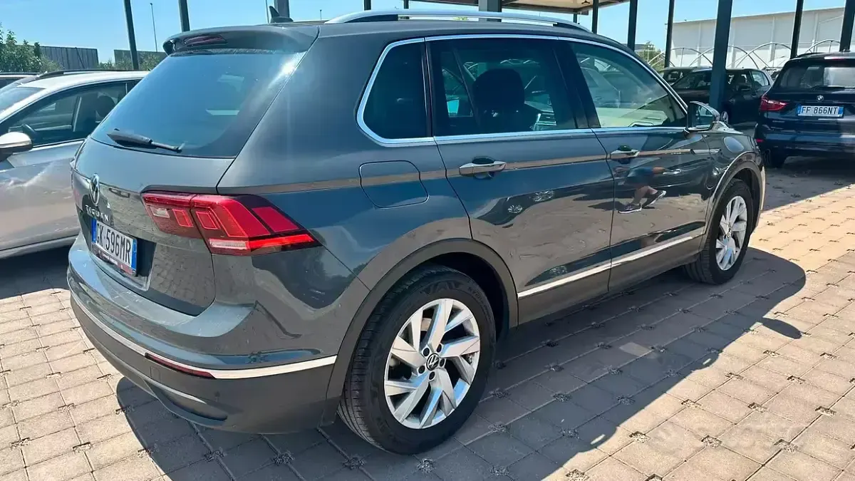 Usata VW Tiguan 150 CV (110 kW) 2022 Grigio SUV