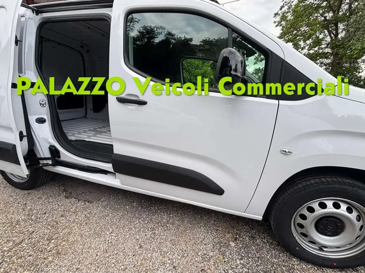 Occasion Citroën Berlingo 102 ch (75 kW) 2023 Blanc Monospace