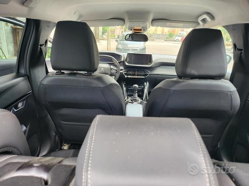 Usata Peugeot 208 102 CV (75 kW) 2022 Grigio Utilitaria