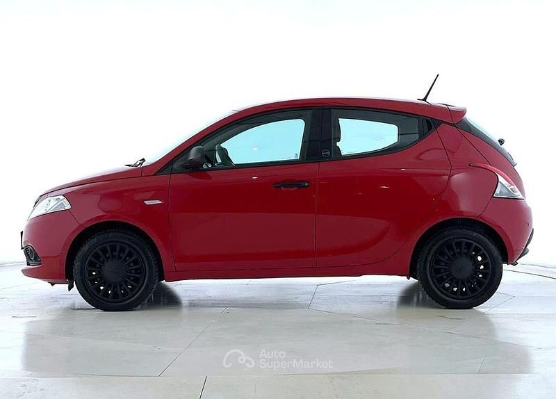 Usata Lancia Ypsilon Silver 70 CV (51 kW) 2021 Rosso Utilitaria
