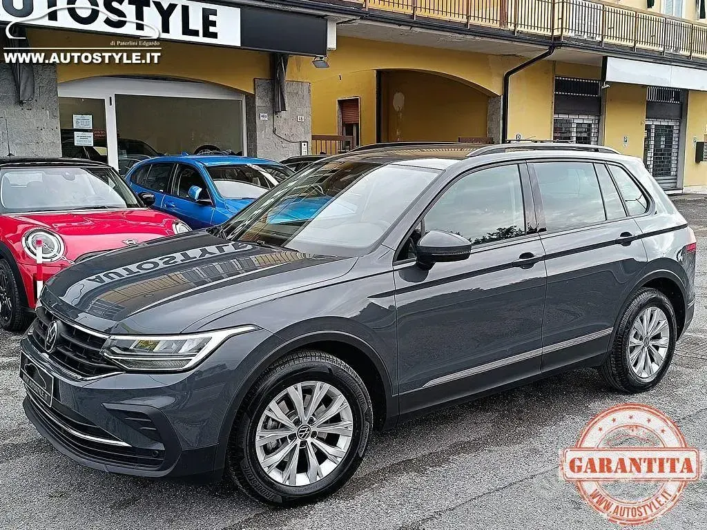 Usata VW Tiguan Life 150 CV (110 kW) 2023 Grigio SUV