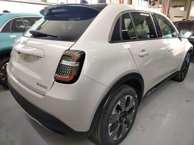 Nuova Fiat 600 La Prima 110 CV (80 kW) 2025 Beige SUV