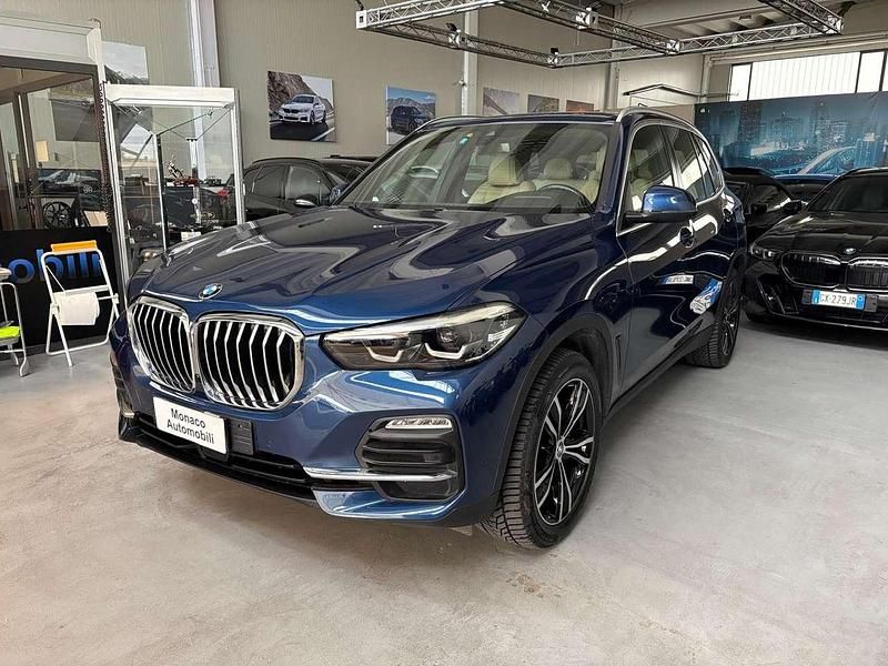 Usata BMW X5 231 CV (169 kW) 2021 Phytonic blau met. SUV