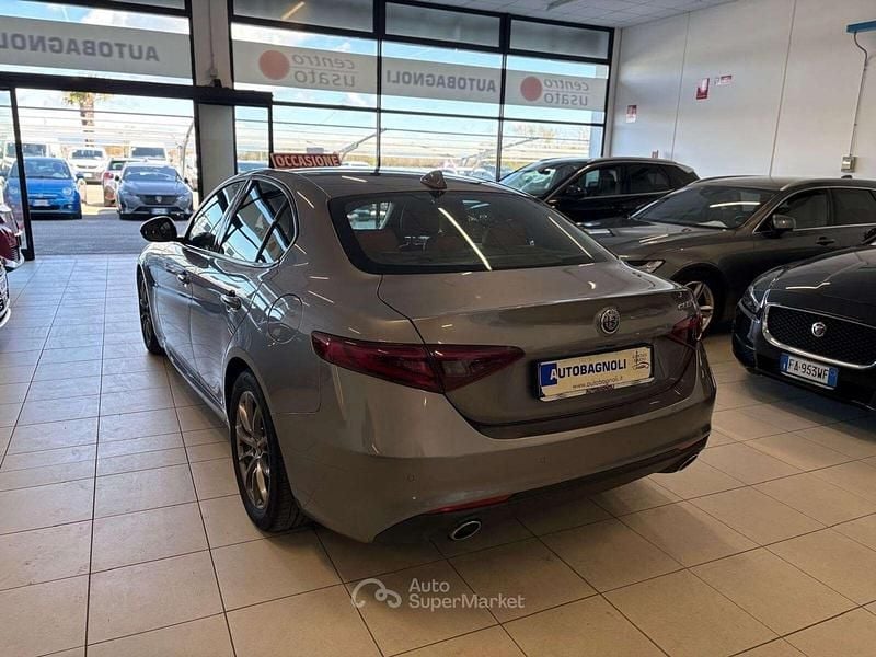 Usata Alfa Romeo Giulia Super 180 CV (132 kW) 2018 Grigio Berlina