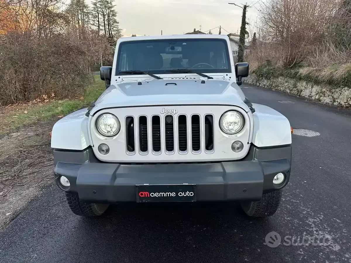 Usata Jeep Wrangler Unlimited Sahara 200 CV (147 kW) 2016 Bianco SUV