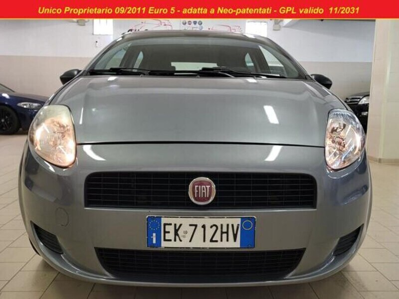 Usato 2011 Fiat Grande Punto 1.2 Benzin 69 CV (4.300 €)