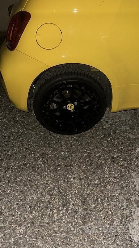 Usata Abarth 595 145 CV (106 kW) 2018 Giallo Berlina