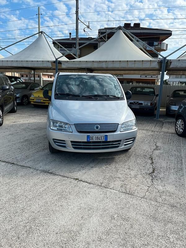 Usata Fiat Multipla Active 92 CV (67 kW) 2006 Grigio Monovolume
