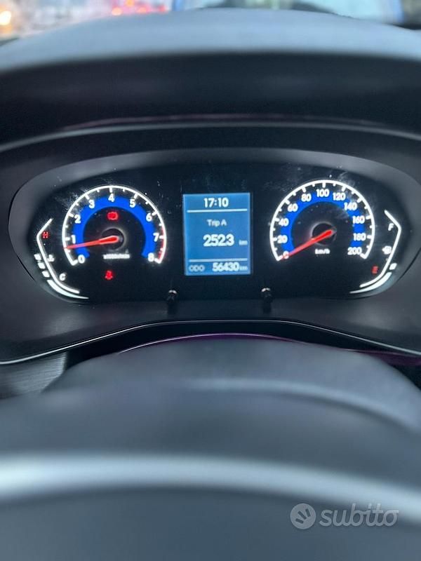 Usata EVO Evo 5 127 CV (93 kW) 2023 Rosso SUV