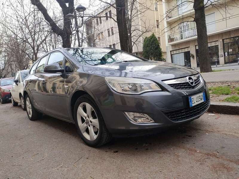 Usato 2012 Opel Astra 1.7 Diesel 110 CV (4.000 €)