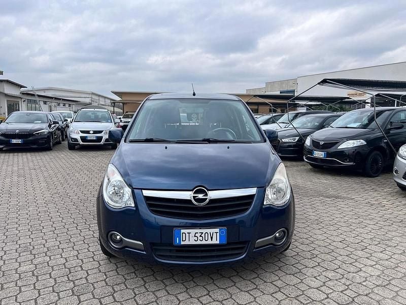 Usata Opel Agila Enjoy 65 CV (47 kW) 2009 Blu Utilitaria