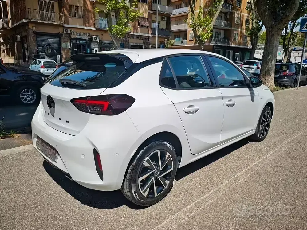 Usata Opel Corsa 101 CV (74 kW) 2025 Bianco Utilitaria