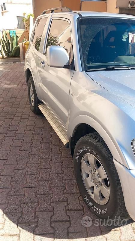 Usata Mitsubishi Pajero 2004 Grigio SUV