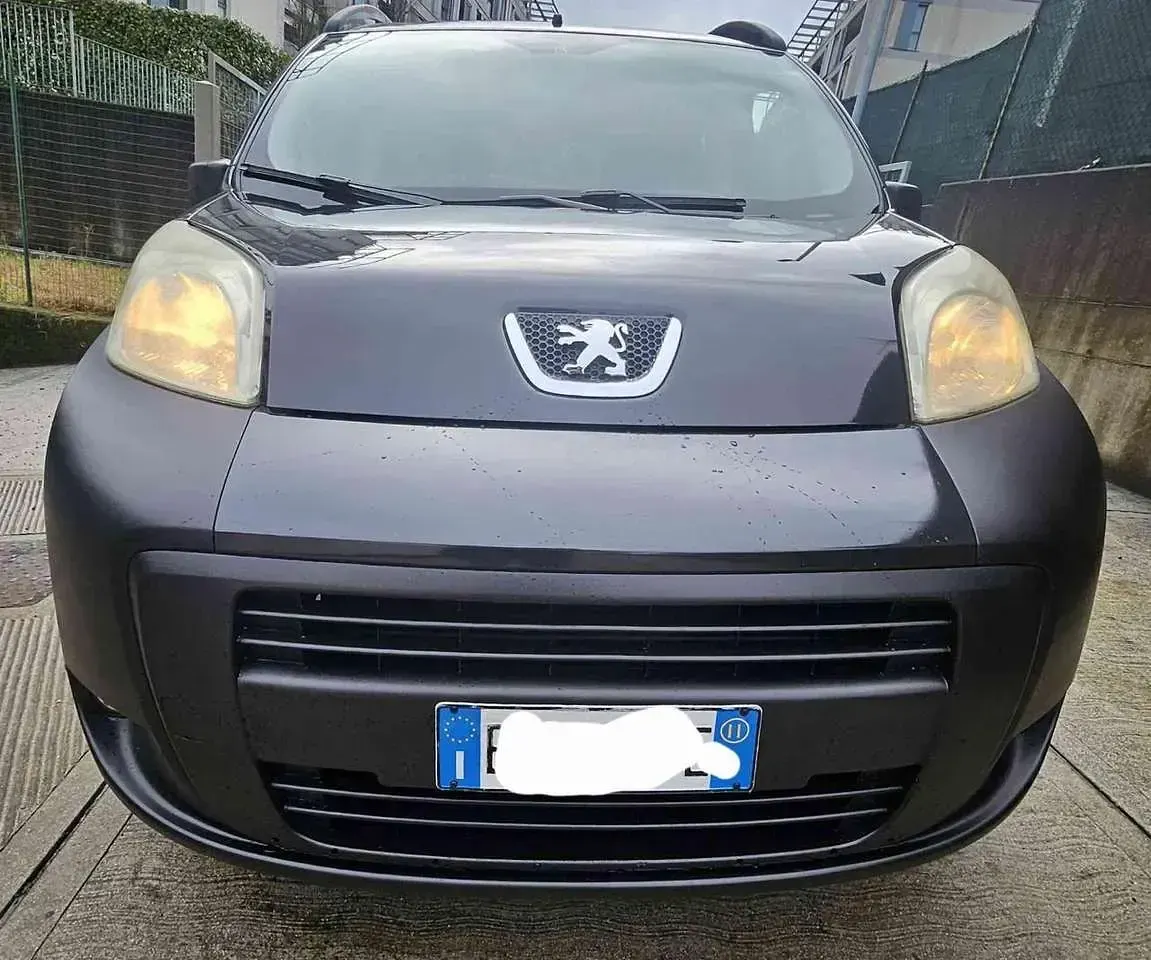 Usata Peugeot Bipper Outdoor 75 CV (55 kW) 2011 Nero(met.) Monovolume