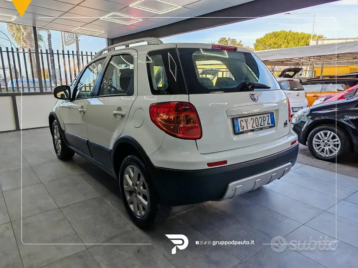Usata Fiat Sedici Dynamic 135 CV (99 kW) 2013 Bianco SUV