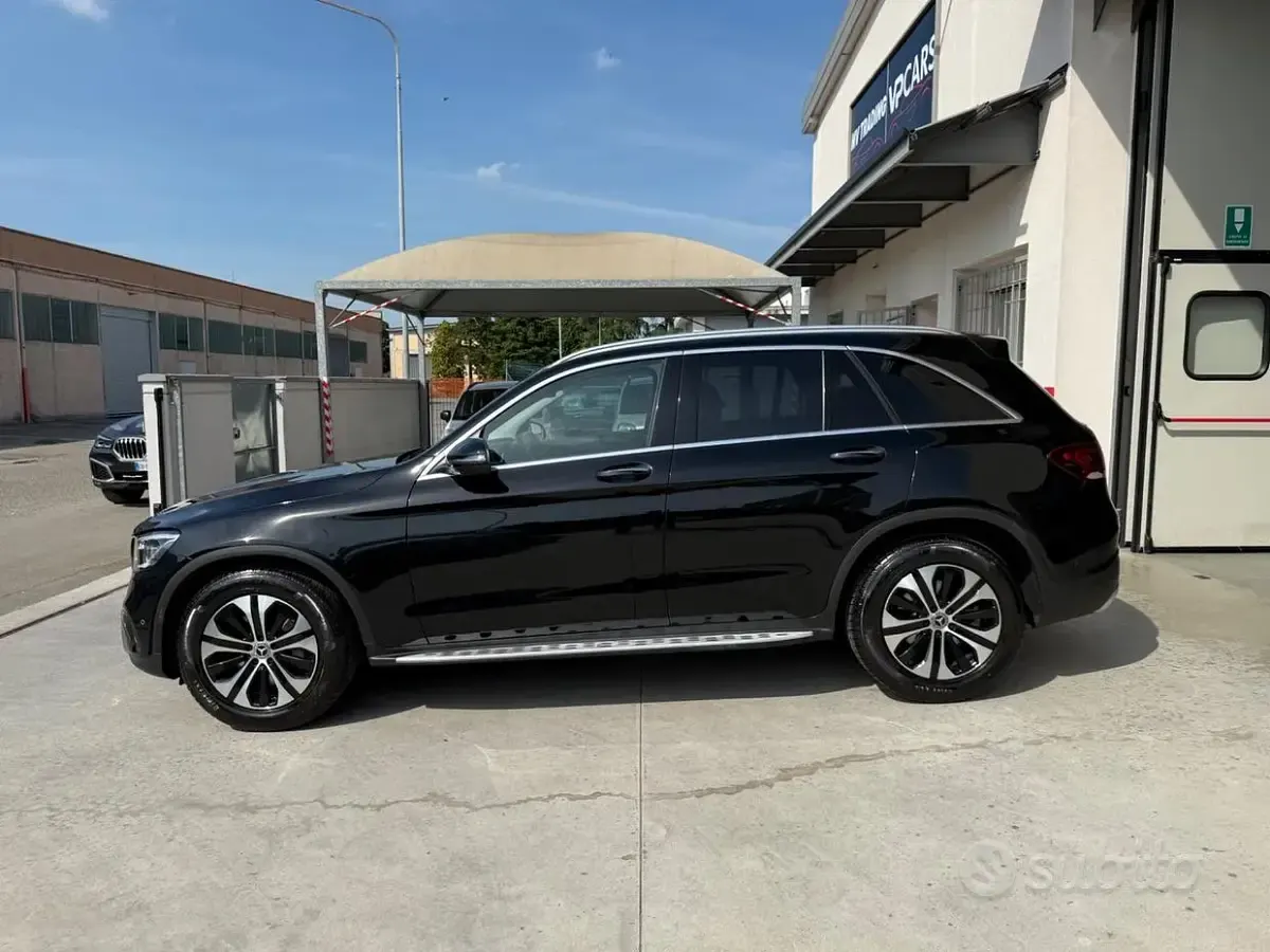 Usata Mercedes GLC220 194 CV (142 kW) 2020 Nero SUV