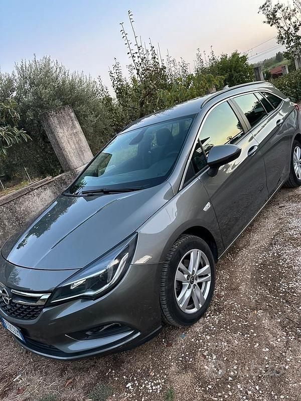 Usata Opel Astra 95 CV (69 kW) 2016 Grigio Station wagon
