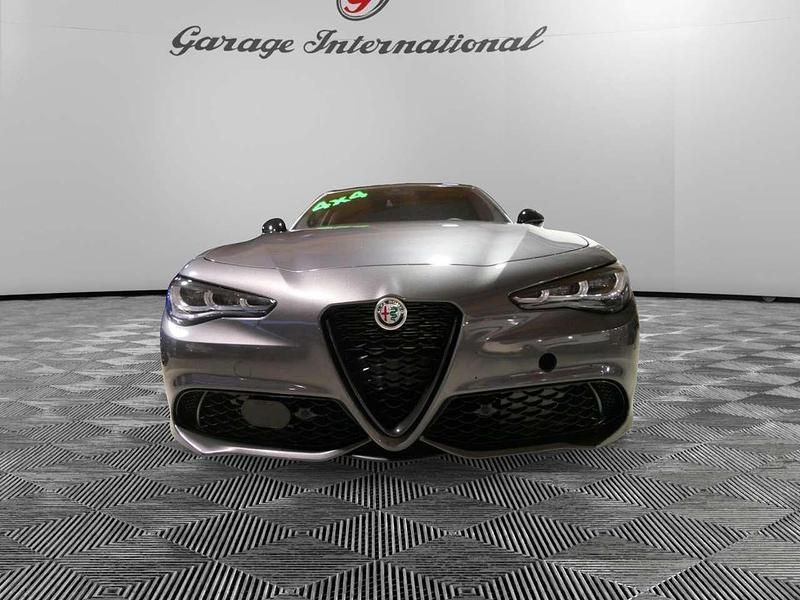 Usata Alfa Romeo Giulia Veloce 280 CV (205 kW) 2024 Grigio Berlina