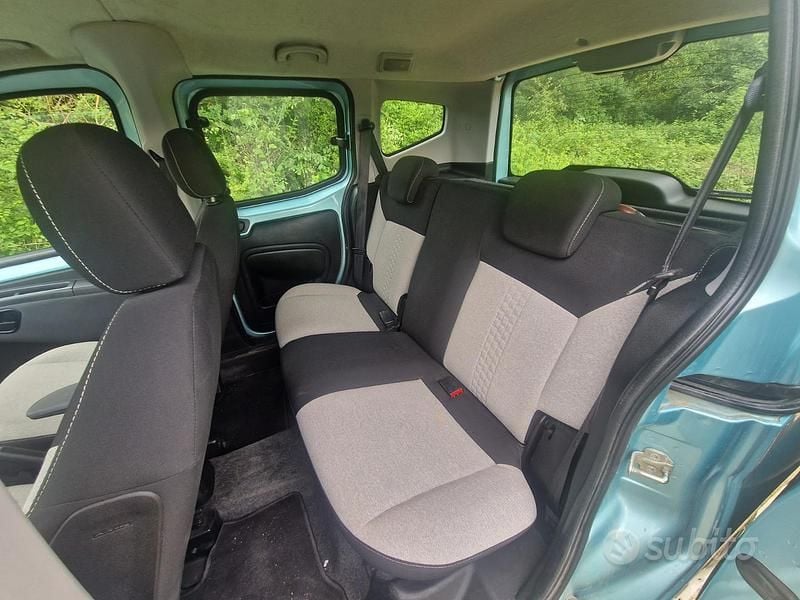 Occasion Fiat Qubo Trekking 80 ch (58 kW) 2017 Bleue Monospace
